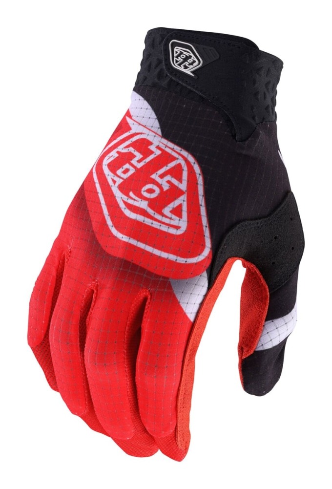 Červené cyklistické rukavice s kompresní manžetou a laserově perforovanou dlaní od Troy Lee Designs
