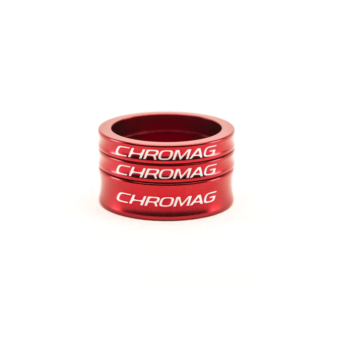Barevná kombinace: Červené distanční podložky z 6061 slitiny, CNC obráběné v Kanadě