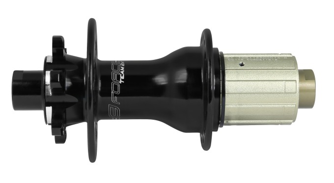 Náboj zadní Force TEAM 2x1 X12, 6 děr k. 24 děr - černý s průmyslovými ložisky a možností změny adaptéru pro SHIMANO kazety 8 - 11 pastorků
