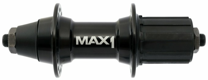 Zadní náboj MAX1 Sport pro V-brzdy s 32 děrami, kuličkovými ložisky a konusy, kompatibilní pro kazety 8-11 pastorků, osa 10 x 145 x 135 mm, hliníkový materiál, hmotnost 395 g, černý