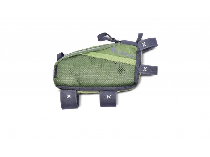 Brašna Acepac Fuel bag - camo vyrobená z odolného materiálu Cordura Ecomade Ripstop s voděodpudivými zipy YKK a síťovanými bočními kapsami pro uložení energetických tyčinek