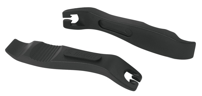 Ergonomické plastové montážní páčky s dvojitým háčkem pro zajištění za drát výpletu, vhodné pro profesionální použití