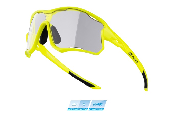 Fotochromatická cyklistická brýle s pevnou a pružnou grilamidovou obroučkou, fotochromatickými polykarbonátovými skly a UV 400 ochranou