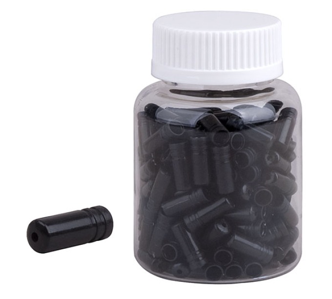 Černá plastová koncovka bowdenu s vnitřním průměrem 4 mm, vnějším průměrem 5,7 mm a délkou 15 mm, prodává se po kusech