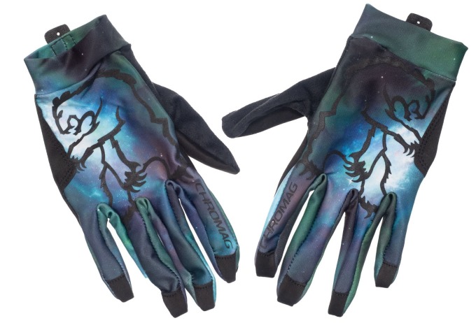 Ultralehké rukavice pro milovníky minimalistického stylu s jistým úchopem gripů