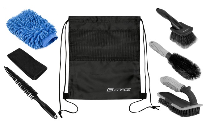 Kartáče, rukavice a utěrka pro kompletní čištění kola v ergonomickém provedení a odolného materiálu