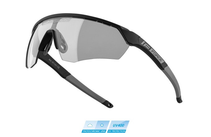 Fotochromatické cyklistické brýle s pevnou a pružnou grilamidovou obroučkou a polykarbonátovými sklíčky s UV filtrem 0-3