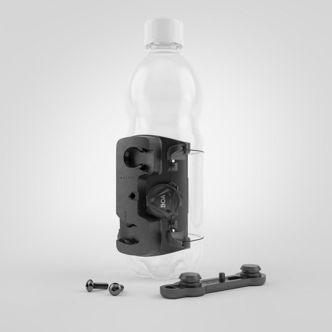 Díky kombinaci inovativní magneticko-mechanické technologie se systémem Boa® Fit lze každou láhev proměnit ve láhev FIDLOCK