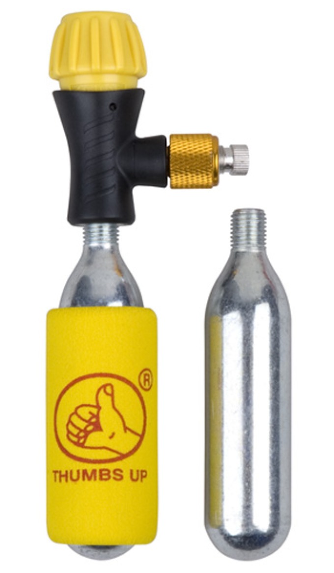 Univerzální použití na ventilek AV/FV ventil + dvě bombičky, jedna potažená neoprenem (jedna bombička obsahuje 16 g CO2) s přibližným tlakem po nafouknutí jedné bombičky MTB: 2,5-3 Bar